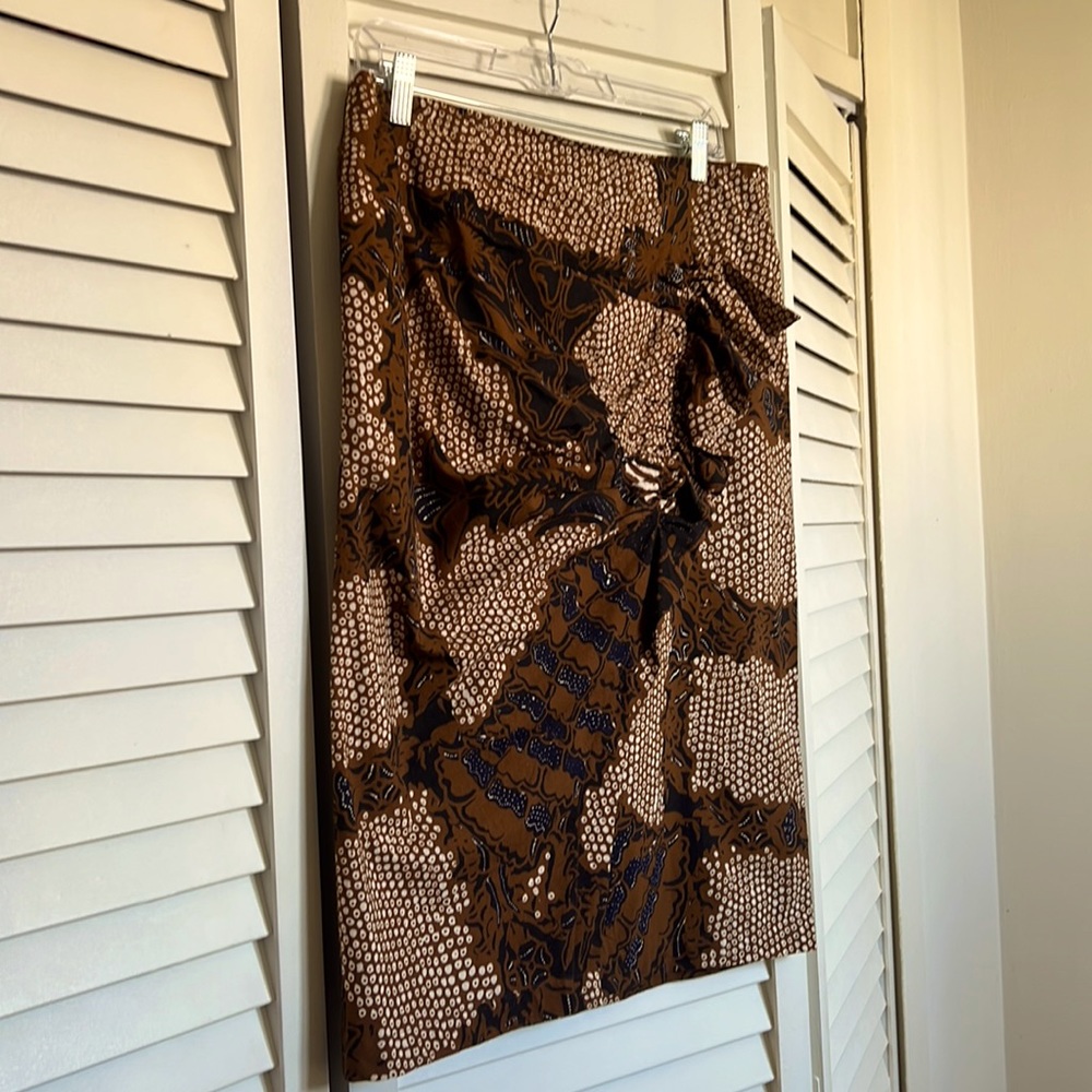 New with tags Women’s African motif skirt Size 12